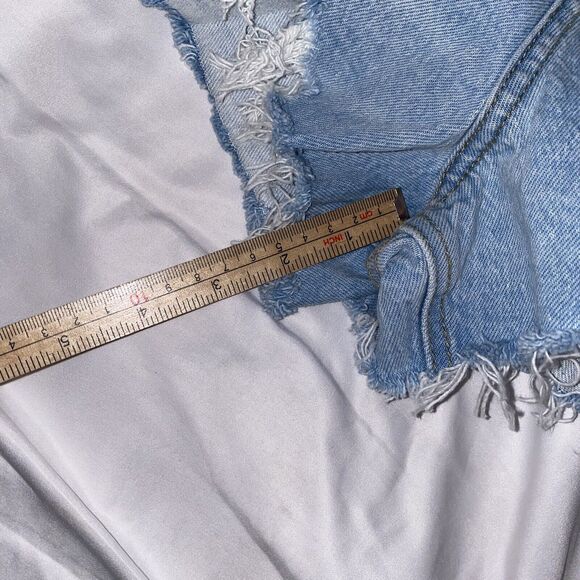 ABERCROMBIE & FITCH Women's The Mom Short Denim High Rise Raw Hem Size 35/20 NWT - Picture 7 of 10